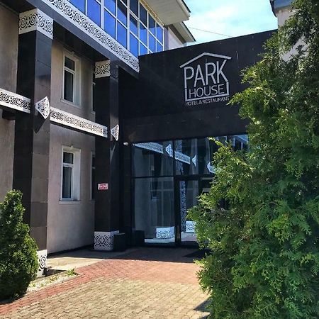 Park House Taldykorgan Hotel Exterior photo